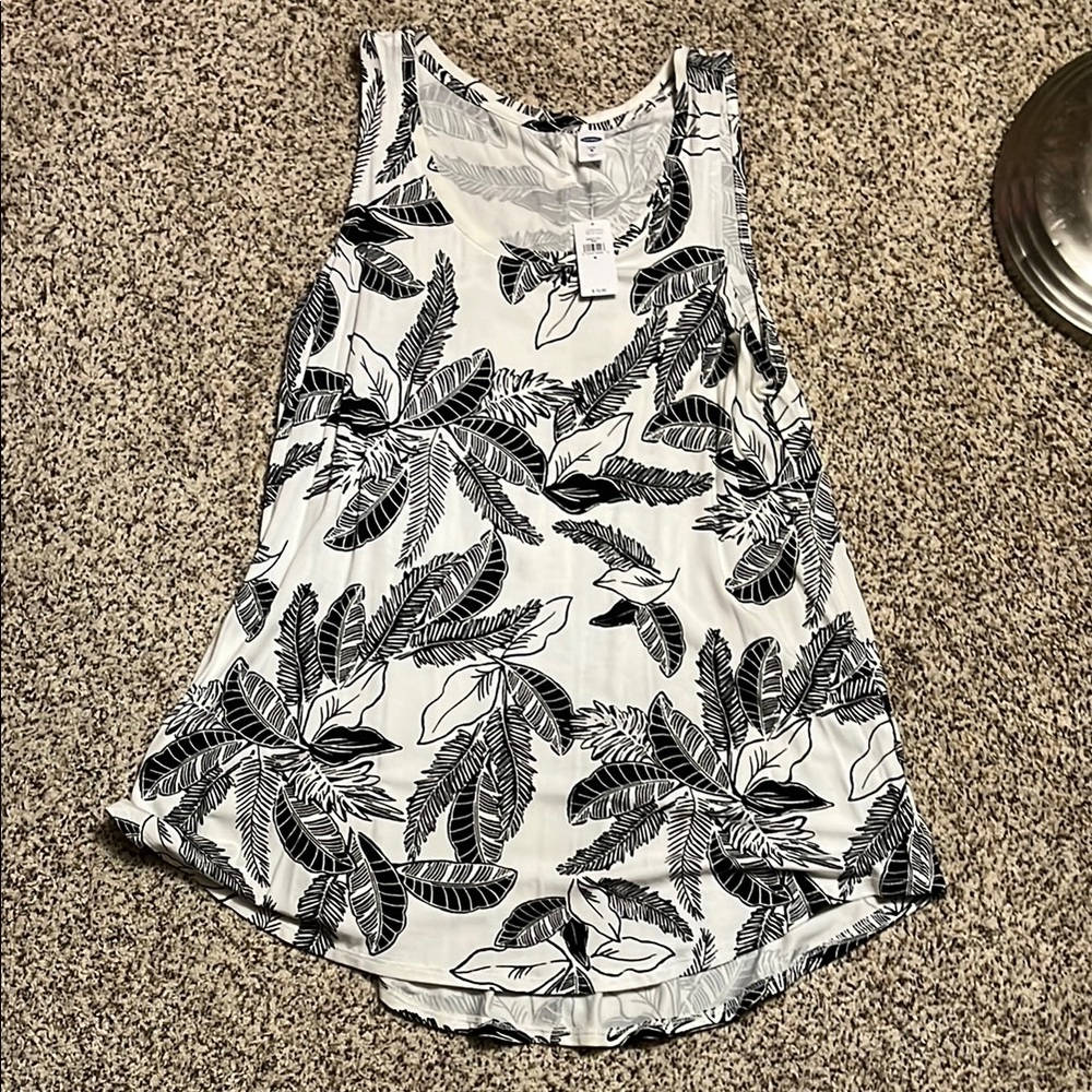 Black and White Leaf Print Tank Top